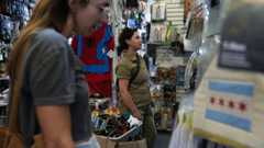 ASV tarifu dēļ pieaug Halovīna tērpu cenas