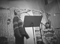 Dave Grohl, Greg Kurstin, and Violet Grohl Cover Amy Winehouse for Fifth Night of ‘Hanukkah Sessions’