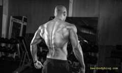 Качаем спину дома: упражнения для мужчин и женщин