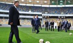 Экс-мэр Днепра рассказал, как Янукович подошел к нему с необычным вопросом. Интересовался, почему люди не поддерживают Шахтер