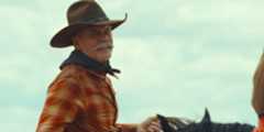 C. Thomas Howell as Anders riding a horse in 1923 season 2, episode 4