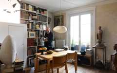 美術修復家がセルフリノベーションしたコンパクトな住まいは、本やアート、日本の古美術がいっぱい！