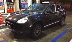 斜めからカイエンのデザインを見るとカッコ良い。