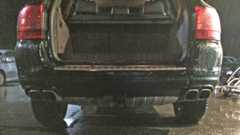 カイエンターボ、マフラー2本出し