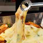 黒毛和牛のコプチャンクイにチーズトッピング