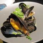 ぶらん - ムール貝の白ワイン蒸し (モンサンミッシェル産)