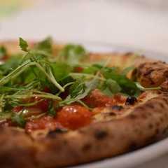 ご来店はディナータイムより少し早めの時間がオススメです◎