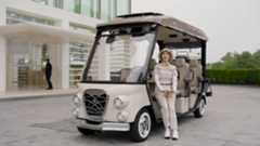 'Limousine' golf carts? Yep, in South Korea golfers ride in style