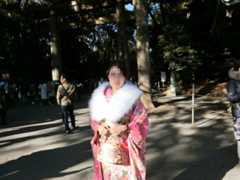 Eine Japanerin mit einem Furisode