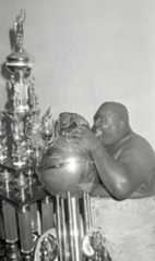 ブッチャーがＰＷＦ王座を奪取！