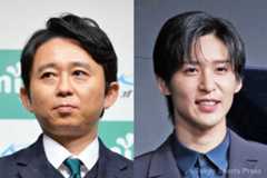 有吉弘行(左)とSnow Manの目黒蓮