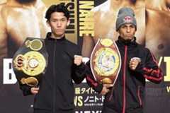 高見亨介（左）とレネ・サンティアゴ