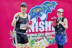 宮崎謙介氏（左）と金子恵美氏