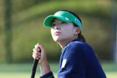 パットに苦しむ渋野日向子