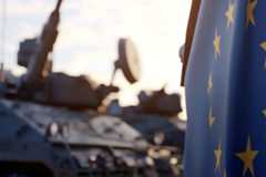 Evropská komise posuzuje plány Francie, Maďarska a Česka na fond SAFE