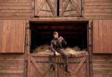 Recman w Sosnowcu obchodzi trzecie urodziny. Wygraj stylowe męskie dodatki! mężczyzna