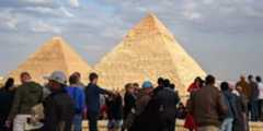 Farewell to one of the 7 wonders of the world - thousands of tourists disappointed to discover the reality behind the Pyramid of Giza