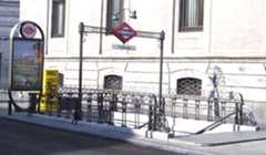 Entrance to Tribunal station