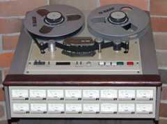 https://upload.wikimedia.org/wikipedia/commons/e/ef/Tascam-16Track.jpg