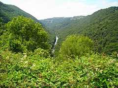 Vallée du Viaur à Jouqueviel, au nord.