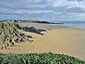 La plage de Kerrou vue des falaises qui surplombent son extrémité ouest 2.