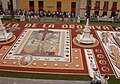 Alfombra de tierra en la Plaza del Ayuntamiento