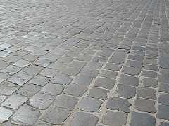 The typical Sampietrini pavement