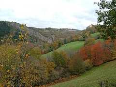 Gorge de l'Oulas et château de Paulin à l'est.