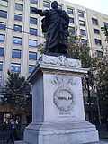 Monumento a Diego Portales en la Plaza de la Constitución