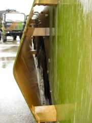 AMX-10RC - Detail představného přídavného pancíře trupu síly 10 mm. 