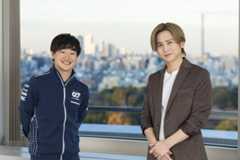 勝負の4年目を迎えるF1ドライバー角田裕毅と芸能界随一のF1ファン・堂本光一のスペシャル対談!「今年はトップチームにも伝わるような走りをしたい」