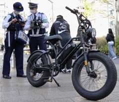 今こそ知りたい「モペット問題」の最新知識。無免許、歩道暴走、違法改造......事故やトラブルが急増中の二輪モビリティ