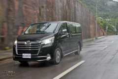 日系豪華商旅大進擊    Toyota Granvia 9 人座旗艦