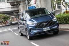 實用進口商旅再添一生力軍！　全新第二代 Ford Tourneo Custom Bus Titanium 八座(福特旅行家)試駕