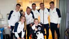 Ajacieden bezorgen kinderen onvergetelijke dag in Emma Kinderziekenhuis