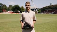 Steur neemt Abdelhak Nouri Trofee in ontvangst: 'Geweldige prijs'