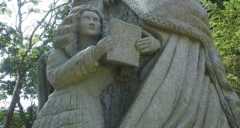 Qui est vraiment patron de la Bretagne : Saint Yves ou Sainte Anne ?