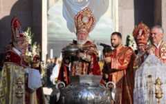 Ձեռամբ Ամենայն Հայոց Կաթողիկոսի օրհնվեց 21-րդ դարի չորրորդ Մյուռոնը և կոչվեց «Դրոշմ ինքնության»