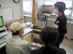 常勤医がいなくなった診療所でのオンライン診療の様子=岩手県八幡平市