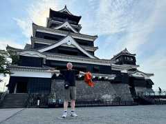 熊本城を訪れたじゅんぺいさん＝本人提供