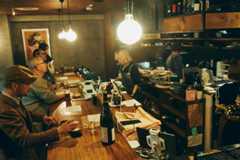 洗練された店構えで、女性のひとり飲みも多い=山口謙吾撮影