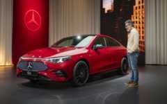 La troisième génération de la Mercedes-Benz CLA arrivera en concession en juillet 2025.