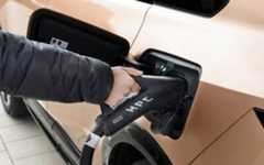 Recharger sa voiture électrique sur une borne publique : attention au piratage de données !