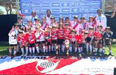 Tres trofeos para la Escuela Ángel Labruna en Chile