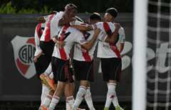 La Reserva goleó y clasificó a cuartos de final