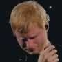 Ed Sheeran fond en larmes en plein concert