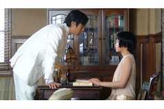 菊池寛とは一体何者か? 華やかな昭和ファッションと共に描かれる『丘を越えて』