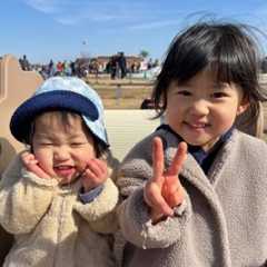 小さな子ども二人