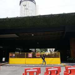 Cómo es la obra que empezó en la recova de la calle Posadas y la polémica con algunos dueños de restaurantes