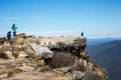 K-POPスターが写真撮影した崖、観光客が殺到　豪州の隠れスポットが危機に